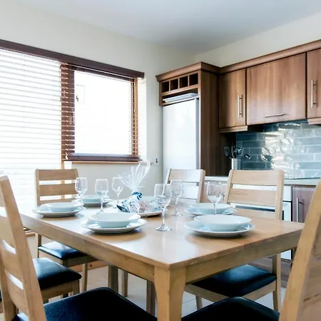 W8 Village Holiday home *