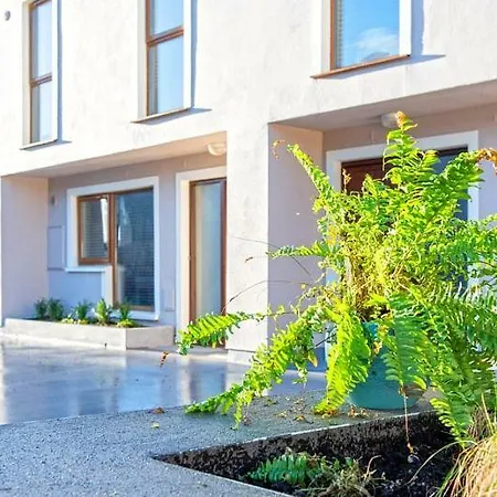 W8 Village * Manorhamilton